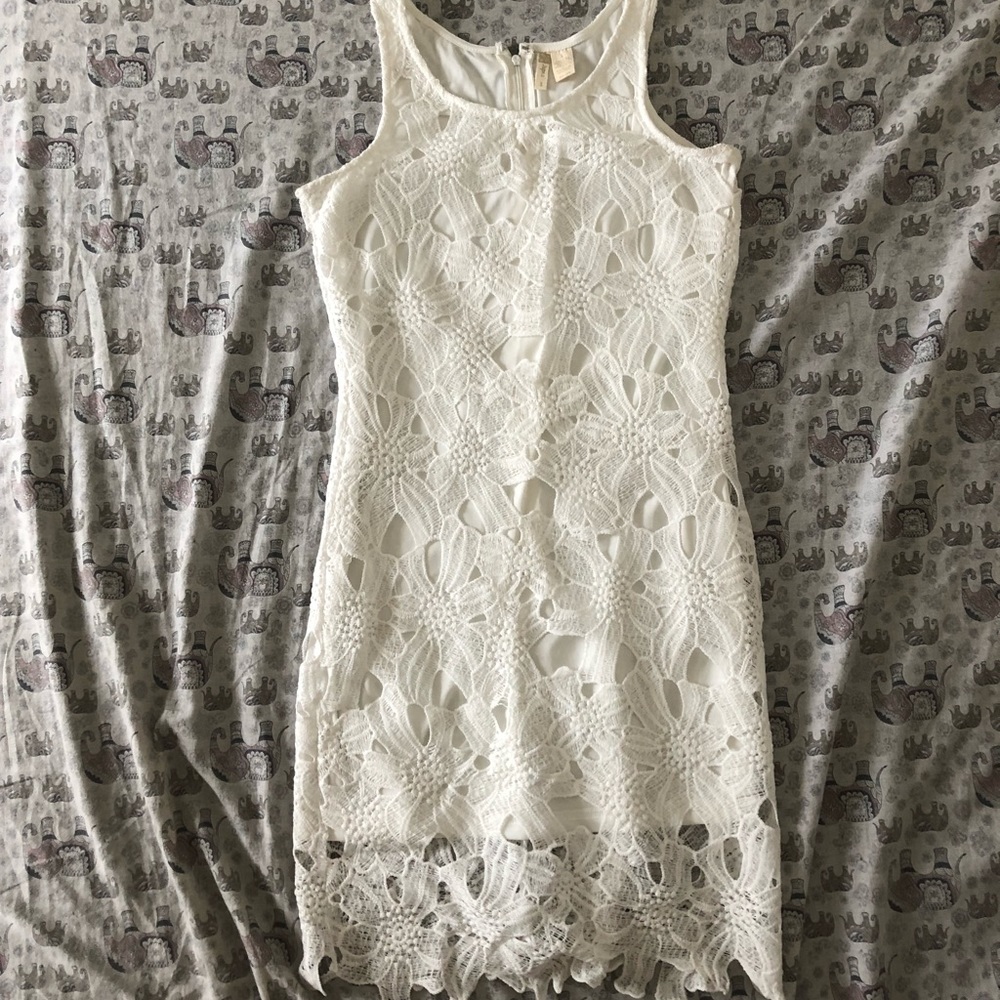 *DONATING SOON* White lace dress